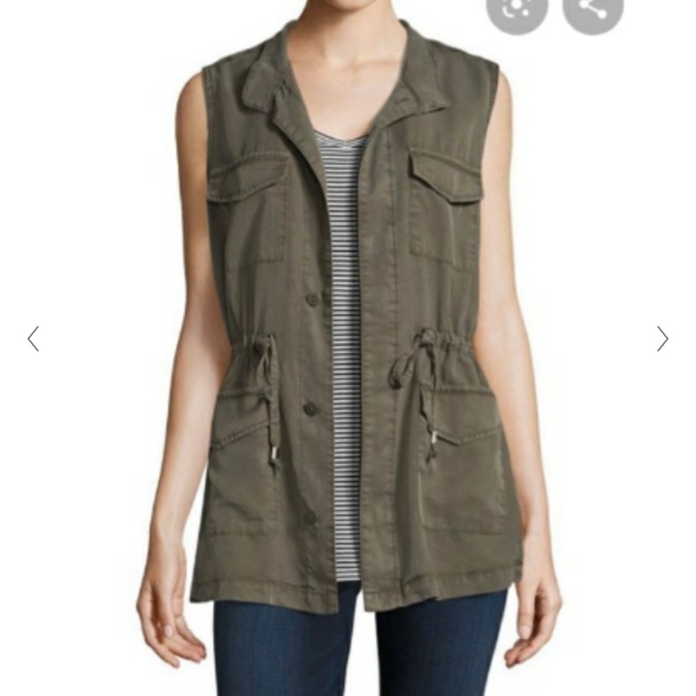 Green sleeveless vest